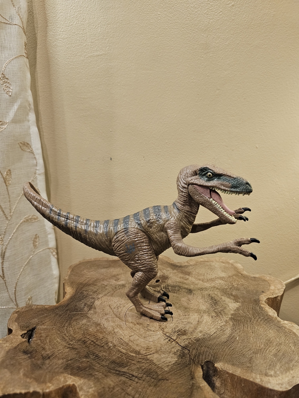 Velociraptor Action Figure Jurassic World